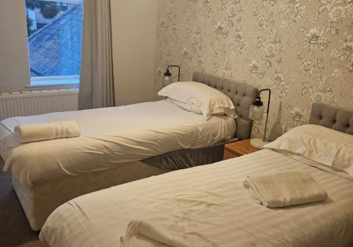 Twin Bed Room