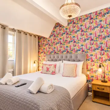 Floral Wallpaper Guest Bedroom